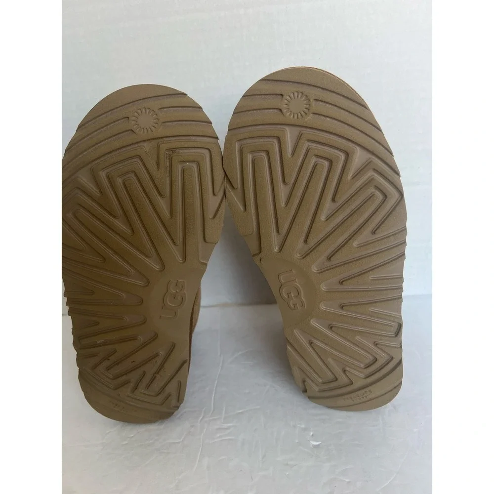 NWOT UGGS Neumel lI Suede Kids Brown Cream High Top Lace Up Chukka Bootie Boot 3